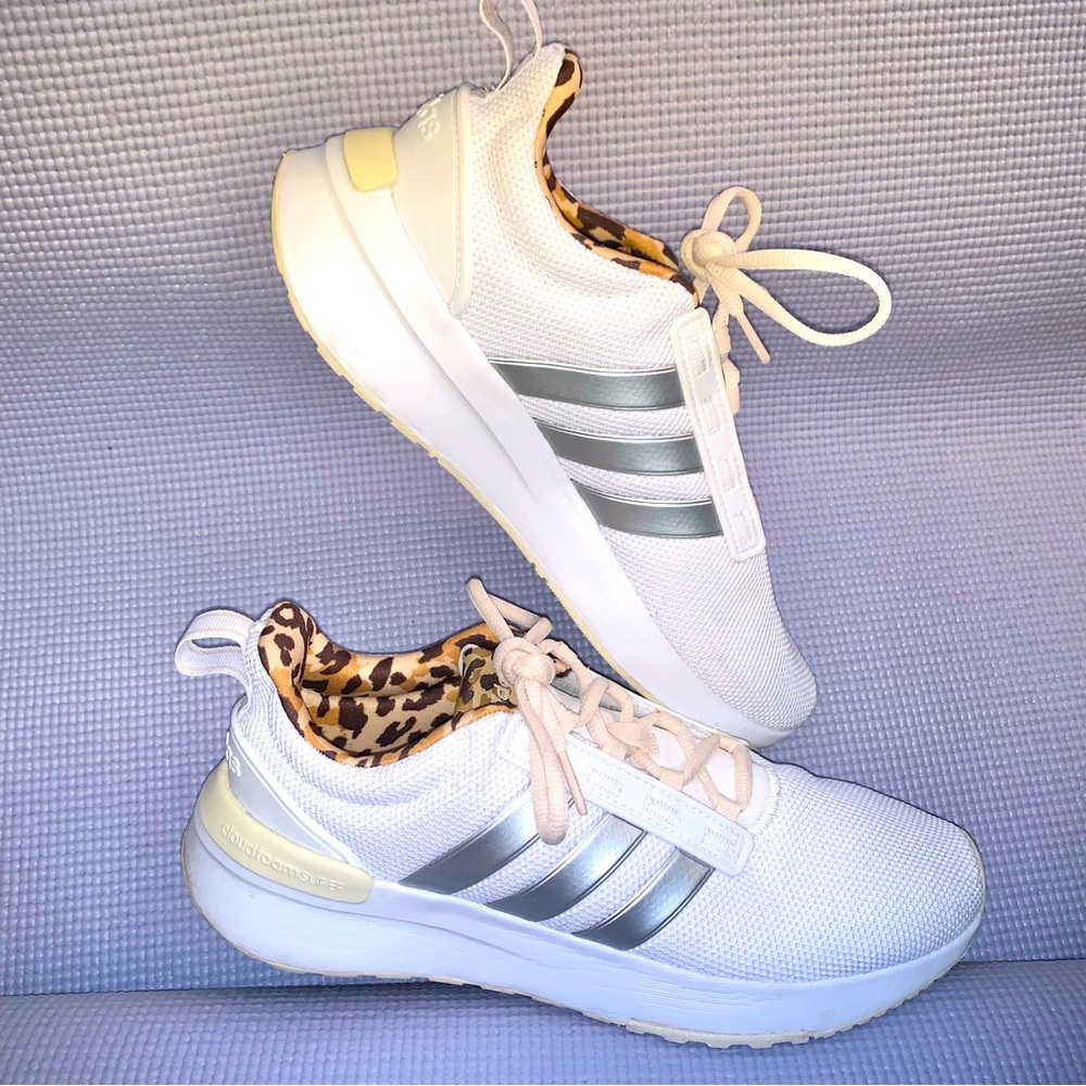 Women’s Adidas Cloudfoam Sneakers Size 9